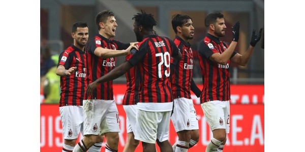 AC Milan mantiene su racha ganadora