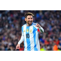Lionel Messi lidera a Argentina a la victoria y es elegido mejor jugador del partido